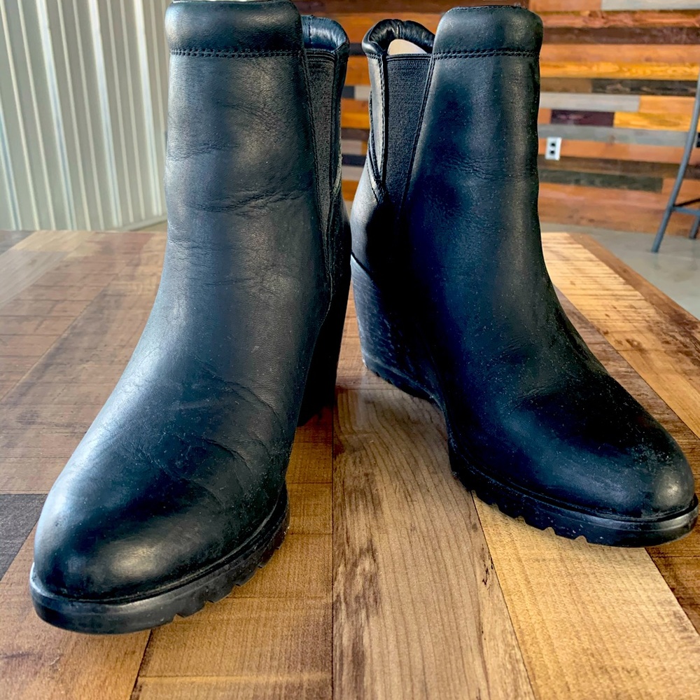 Sorel Black Ankle Booties with Chunky Heel - Picture 2 of 6